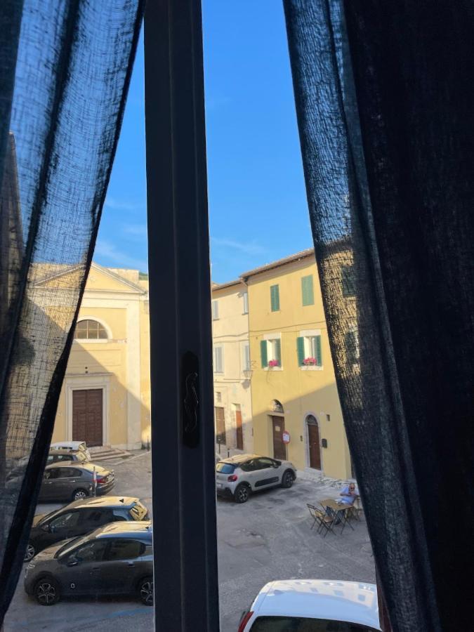 Bhr - Appartamento Dell'Anfiteatro Spoleto Esterno foto